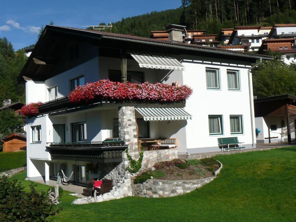 Haus Saxer Apartment Mieders Exterior photo